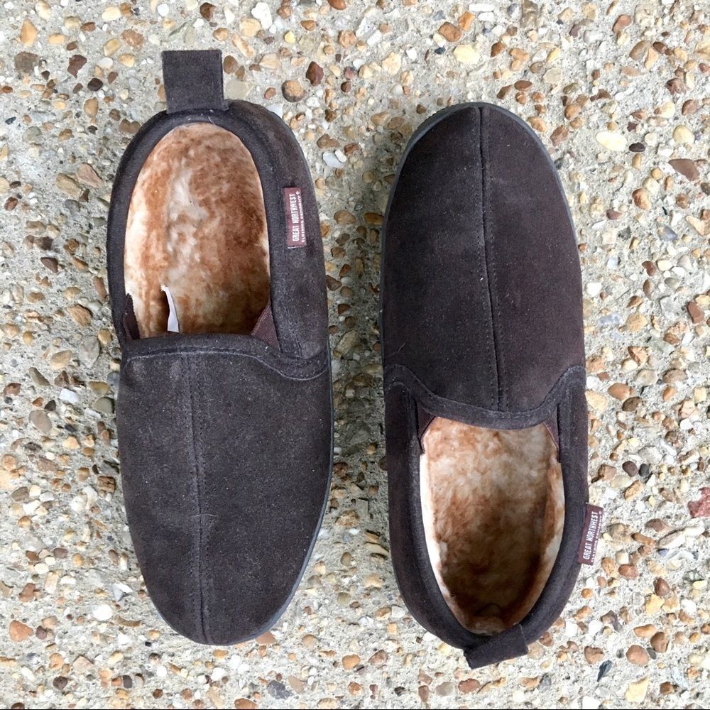 Great Northwest Clothing Co Men’s Suede Slippers Size 8